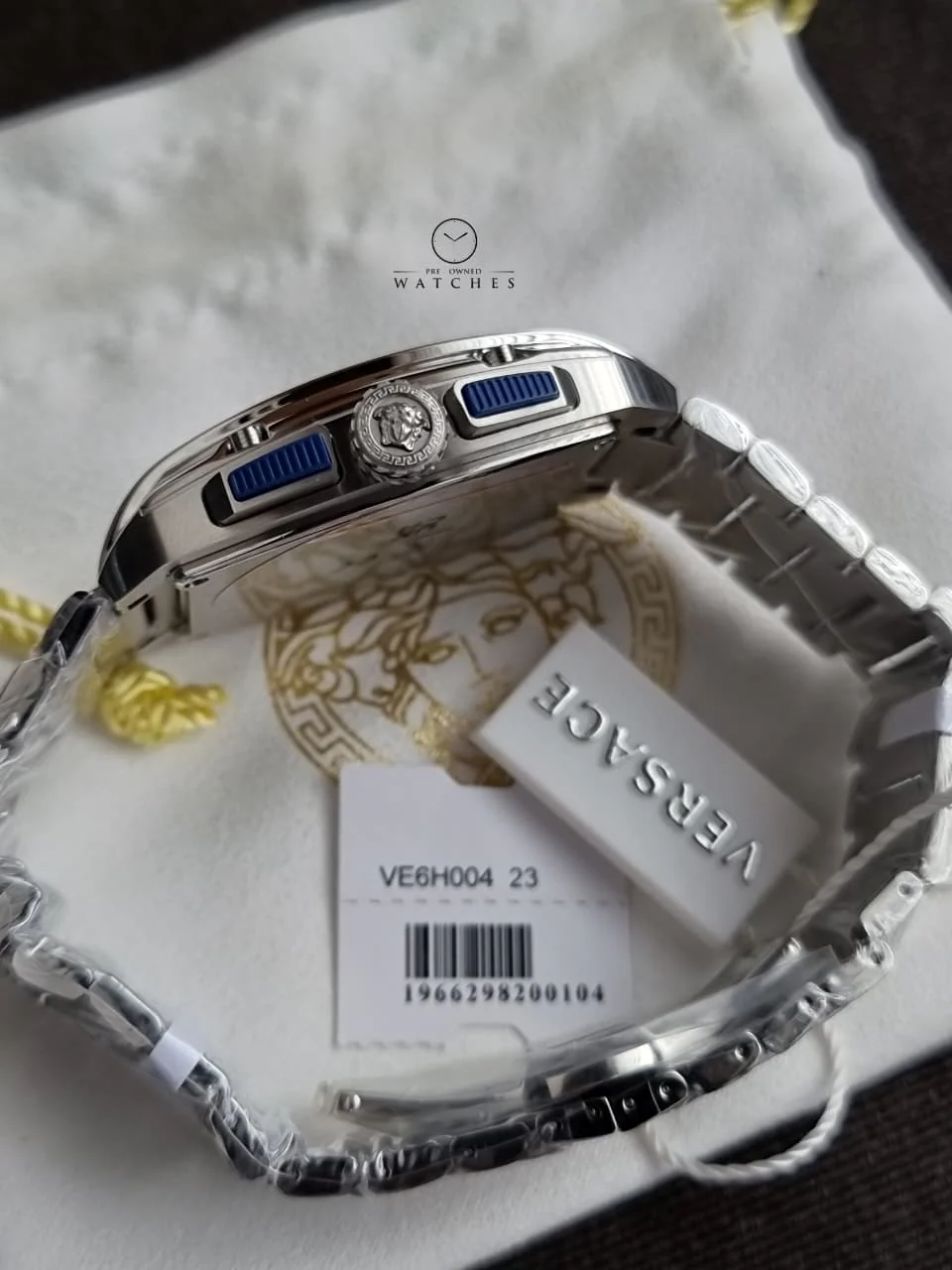 Versace Men’s Quartz Swiss Made Silver Stainless Steel Blue Dial 42mm Watch VE6H00423 - Image 4