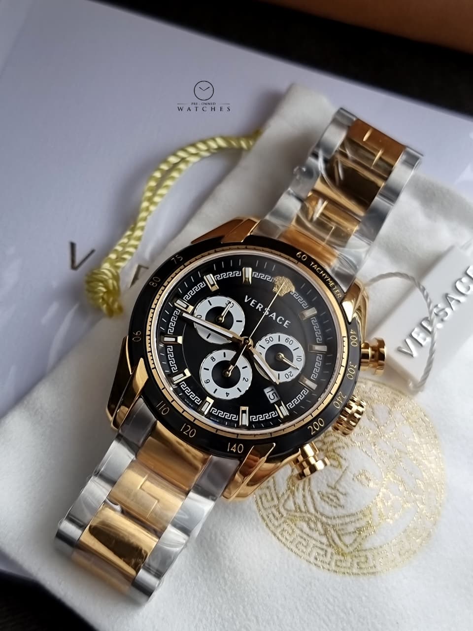 Versace V-Ray VE2I00421 Men's Watch – Chronograph, 44mm, Stainless Steel, 5ATM Quartz - Image 4