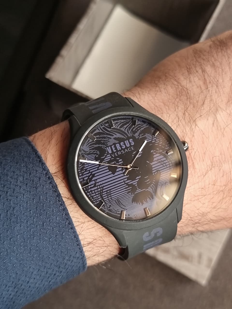 Versus Versace Gents Watch Black Dial black Rubber Strap - Image 3