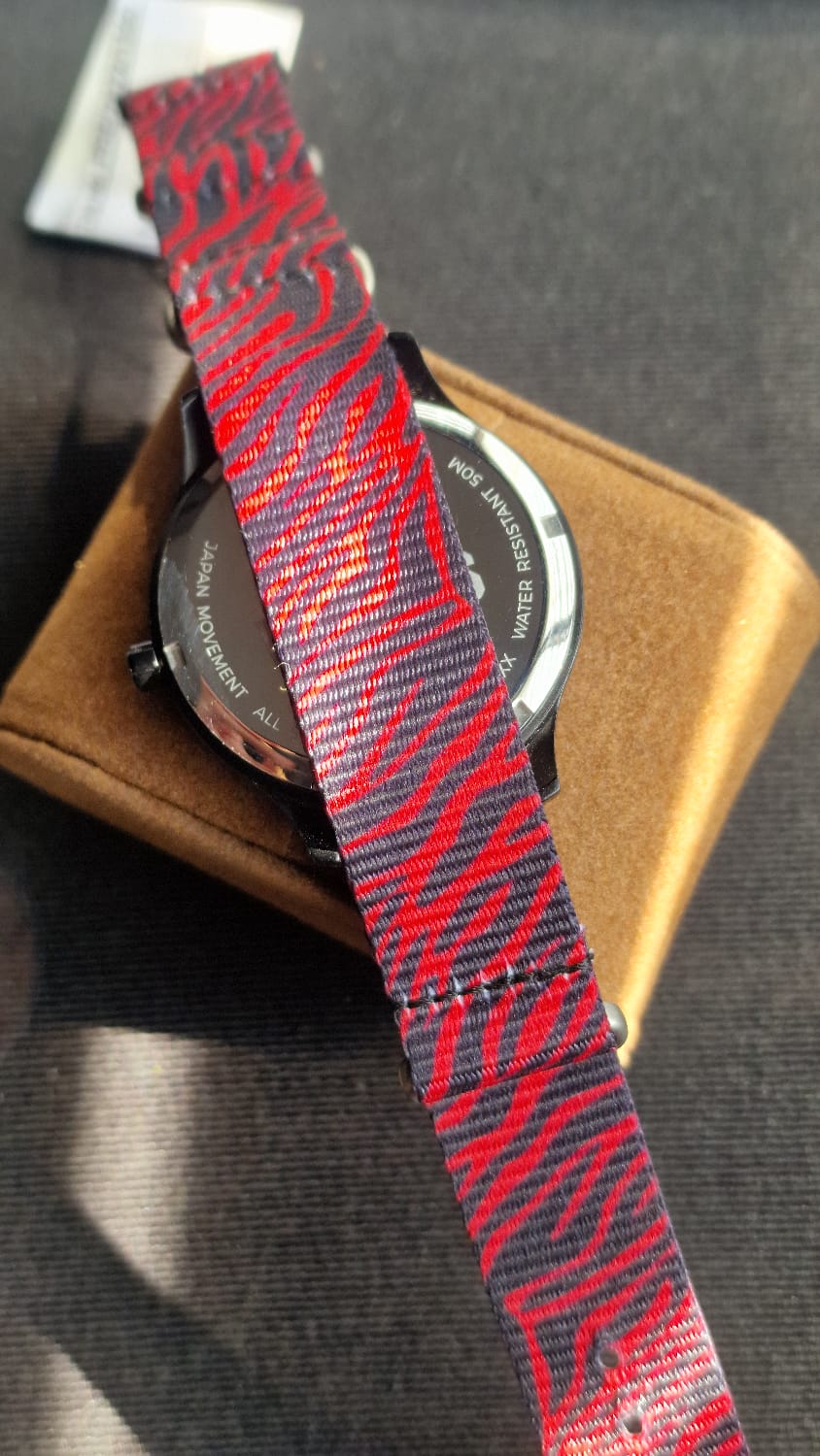 Versus Versace Red Dial 40mm Watch - Image 7